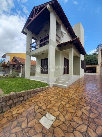 house em Rua Doutor Nazário Leitão dos Santos, Centro - Guaíba - RS