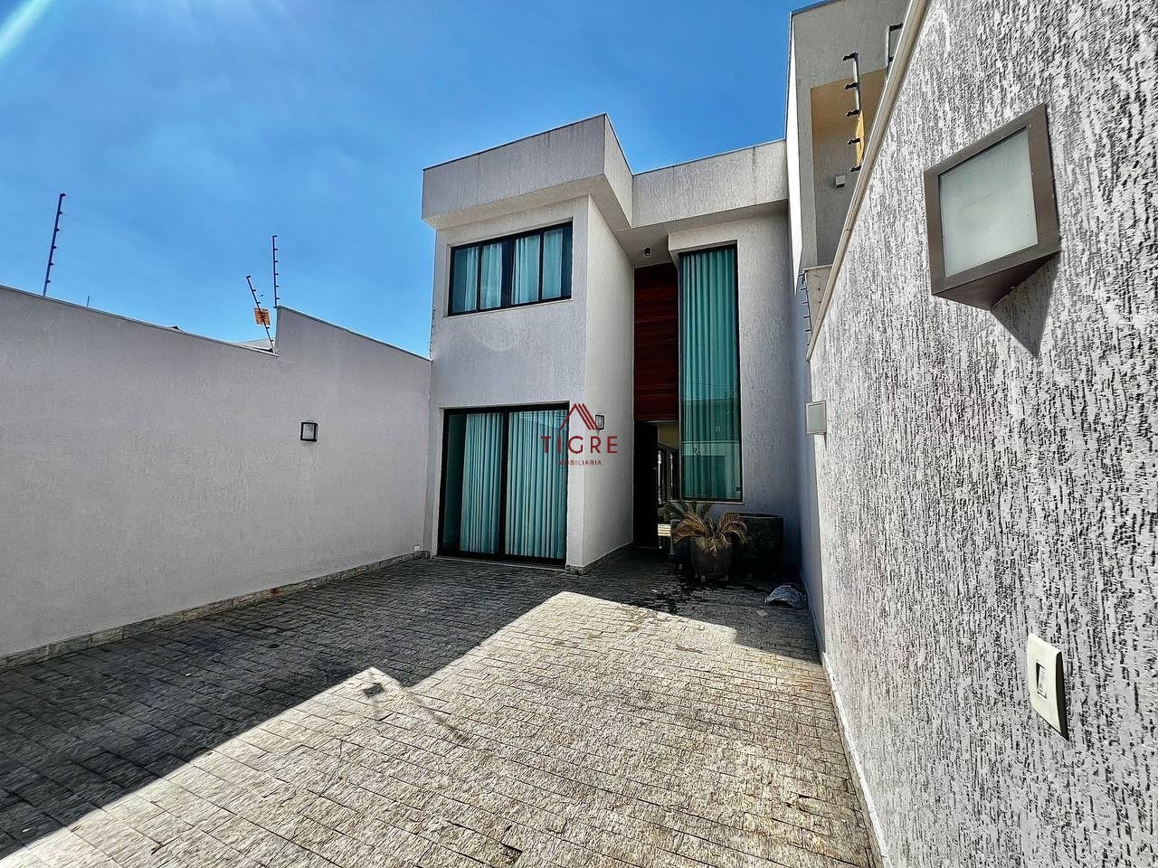 Casa com 3 quartos — Planalto, Belo Horizonte