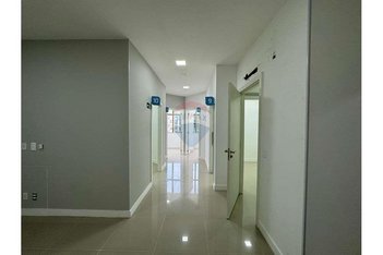 office em Rua Antônio Baptista Bittencourt, Recreio dos Bandeirantes - Rio de Janeiro - RJ