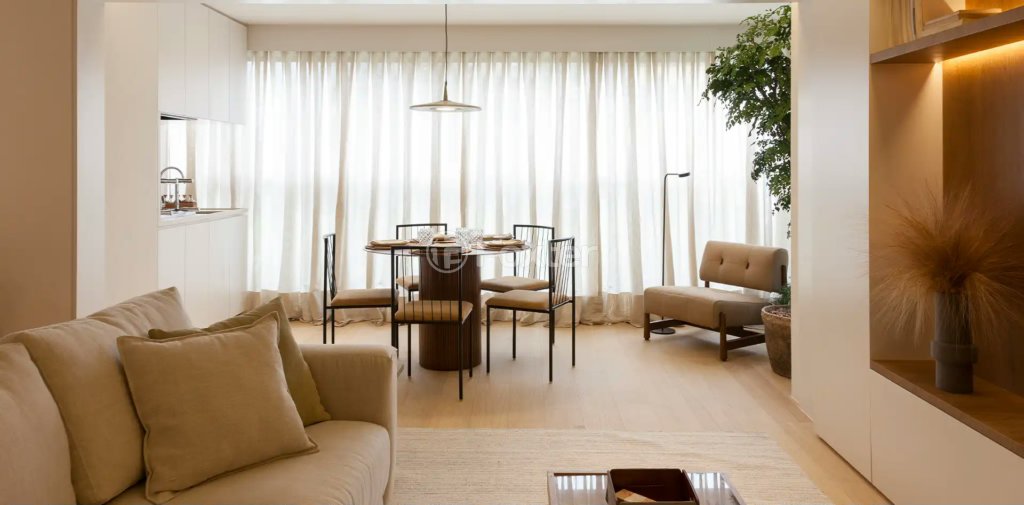 sala-de-jantar-moderna-e-elegante-com-mesa-redonda-e-cadeiras-confortaveis