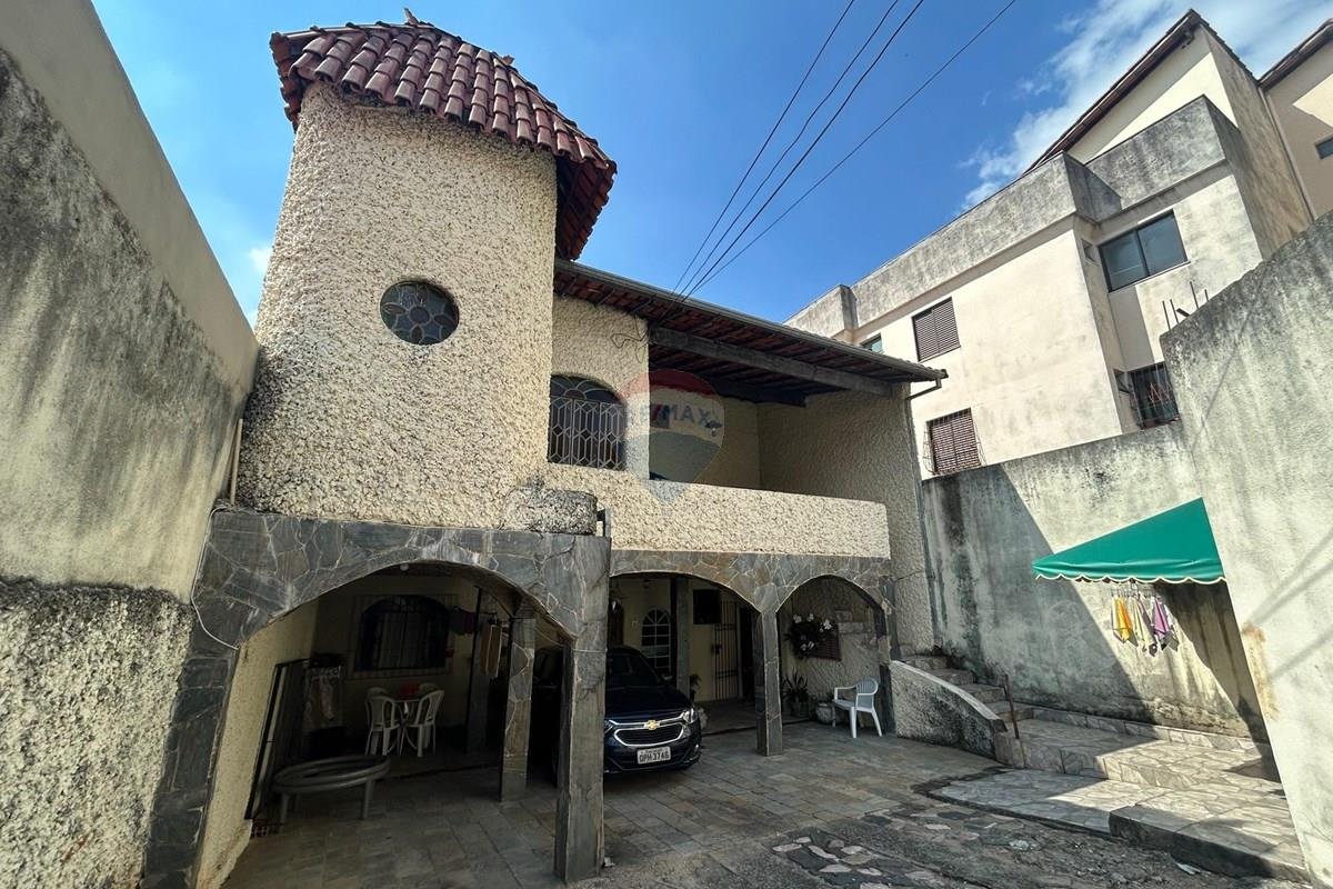 Casa com 3 quartos — Ouro Preto, Belo Horizonte