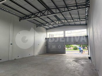 industrial em Avenida Iraque, Laranjeiras - Uberlândia - MG