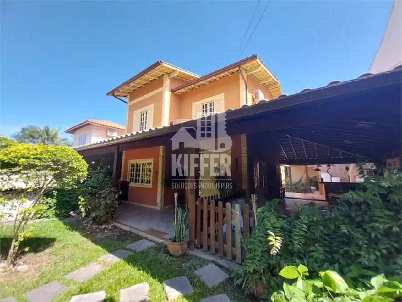 Casa com 5 dormitórios à venda, 405 m² por R$ 1.485.000 - Itaipu
