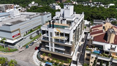 apartment em Avenida dos Dourados, Jurerê Internacional - Florianópolis - SC