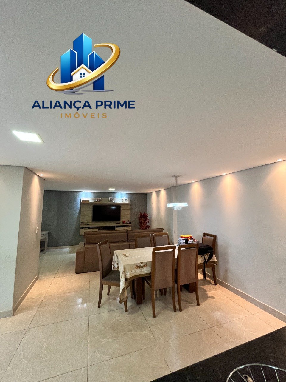 Casa com 6 quartos — Minaslândia (P Maio), Belo Horizonte