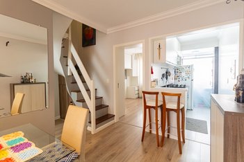 apartment em Rua Guarajá, Jardim Botânico - Porto Alegre - RS