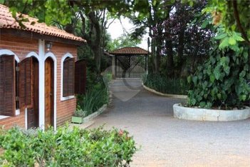 agricultural em Avenida das Torres, Jardim Centro Cívico - Sarandi - PR