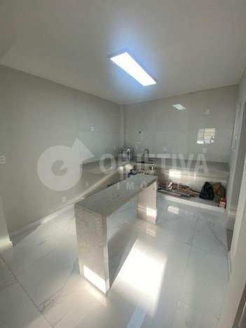 apartment em Avenida Cesário Crosara, Presidente Roosevelt - Uberlândia - MG