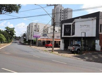 business em Avenida Marcos de Freitas Costa, Daniel Fonseca - Uberlândia - MG