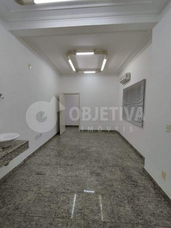 office em Rua Duque de Caxias, Centro - Uberlândia - MG