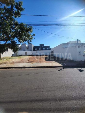 land_lot em Rua Deolinda Fernandes Firmino, Novo Mundo - Uberlândia - MG