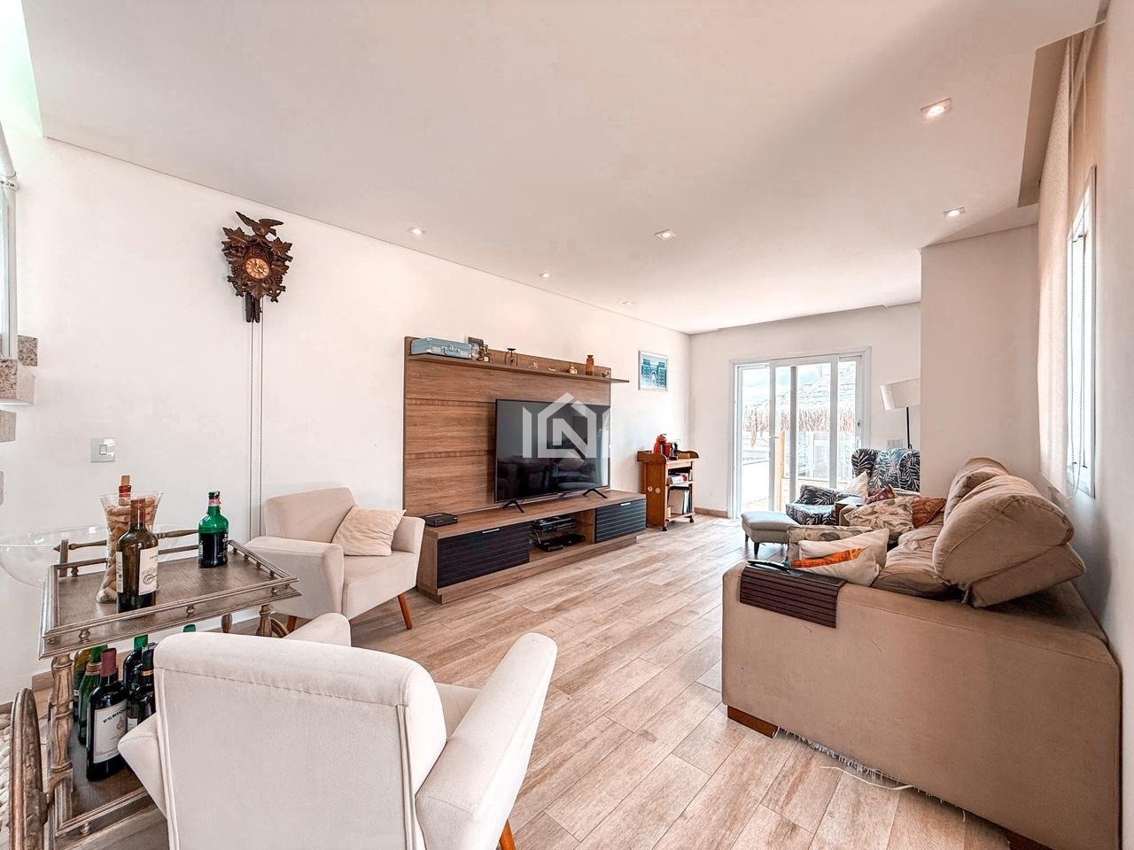 casa a venda no condominio palm hills - sala de estar