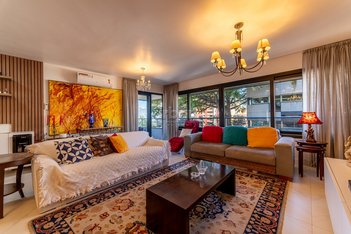 apartment em Rua Germano Petersen Júnior, Auxiliadora - Porto Alegre - RS