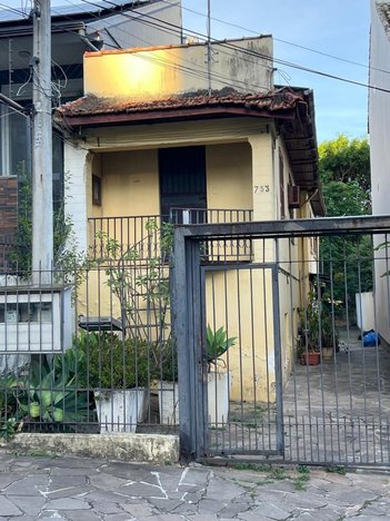 house em Rua Felicíssimo de Azevedo, Auxiliadora - Porto Alegre - RS