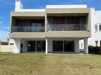 house em Avenida Paraguassu, Centro - Xangri-Lá - RS