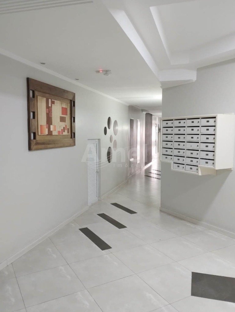 02 HALL