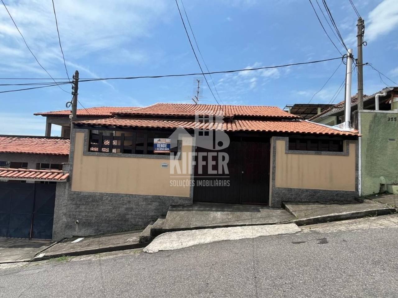Casa no Barreto com quintal e garagem
