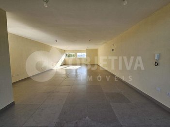 office em Avenida Cleanto Vieira Gonçalves, Santa Rosa - Uberlândia - MG