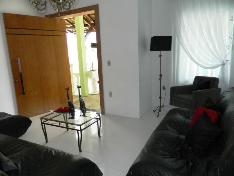 Casa com 3 quartos — Ouro Preto, Belo Horizonte
