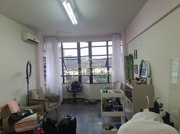 office em Rua Francisco Vilela de Andrade Neto, Centro - Barra Mansa - RJ