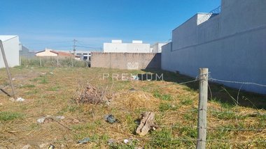 land_lot em Rua Nova Orleans, Novo Mundo - Uberlândia - MG