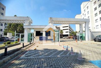 apartment em Rua Lothario Boutin, Pinheirinho - Curitiba - PR