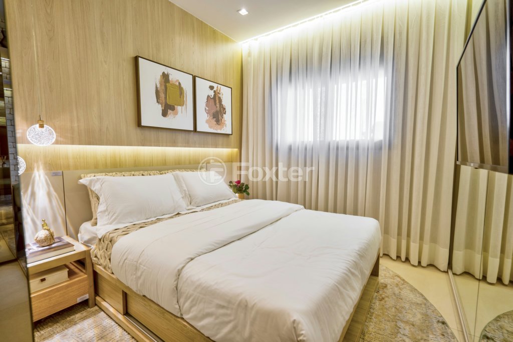 quarto-de-hotel-com-cama-de-casal-branca