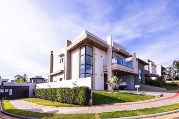 house em Rua Nelson Brunelli, Conjunto Habitacional Alexandre Urbanas - Londrina - PR