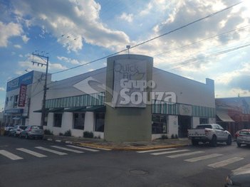 business em Rua Veríssimo Prado, Santa Cruz - São Pedro - SP