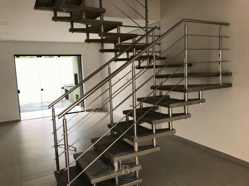 Casa-geminada-venda-Floresta-sala