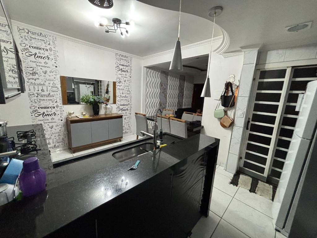 UMA �TIMA CASA T�RREA PARA ALUGAR NO PARQUE DOS IP�S