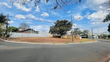 land_lot em Avenida Antônio Teodorowic, Carandá Bosque - Campo Grande - MS