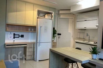 apartment em Rua General Estilac Leal, Coqueiros - Florianópolis - SC