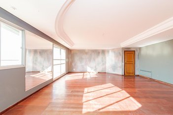 apartment em Rua Guilherme Pugsley, Água Verde - Curitiba - PR