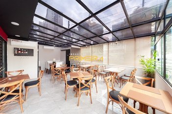 business em Rua dos Josefinos, Água Verde - Curitiba - PR