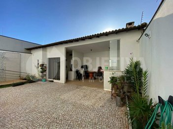 house em Rua Abiail Figueiredo Gil, Santa Rosa - Uberlândia - MG