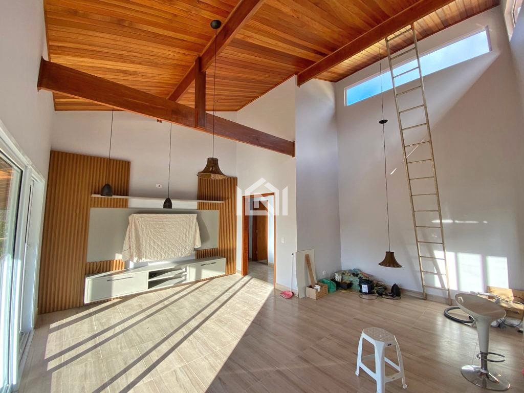 casa a venda no condominio los alamos sala estar