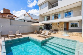house em Avenida General Barreto Viana, Chácara das Pedras - Porto Alegre - RS