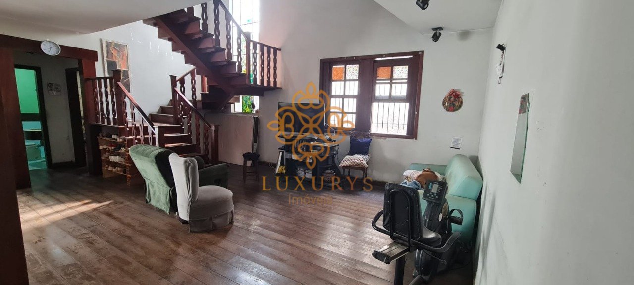 Casa com 4 quartos — São José, Belo Horizonte