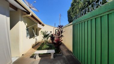 house em Rua Pedro Granito, Vila Naufel - Mococa - SP
