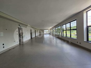 office em Avenida João Naves de Ávila, Saraiva - Uberlândia - MG