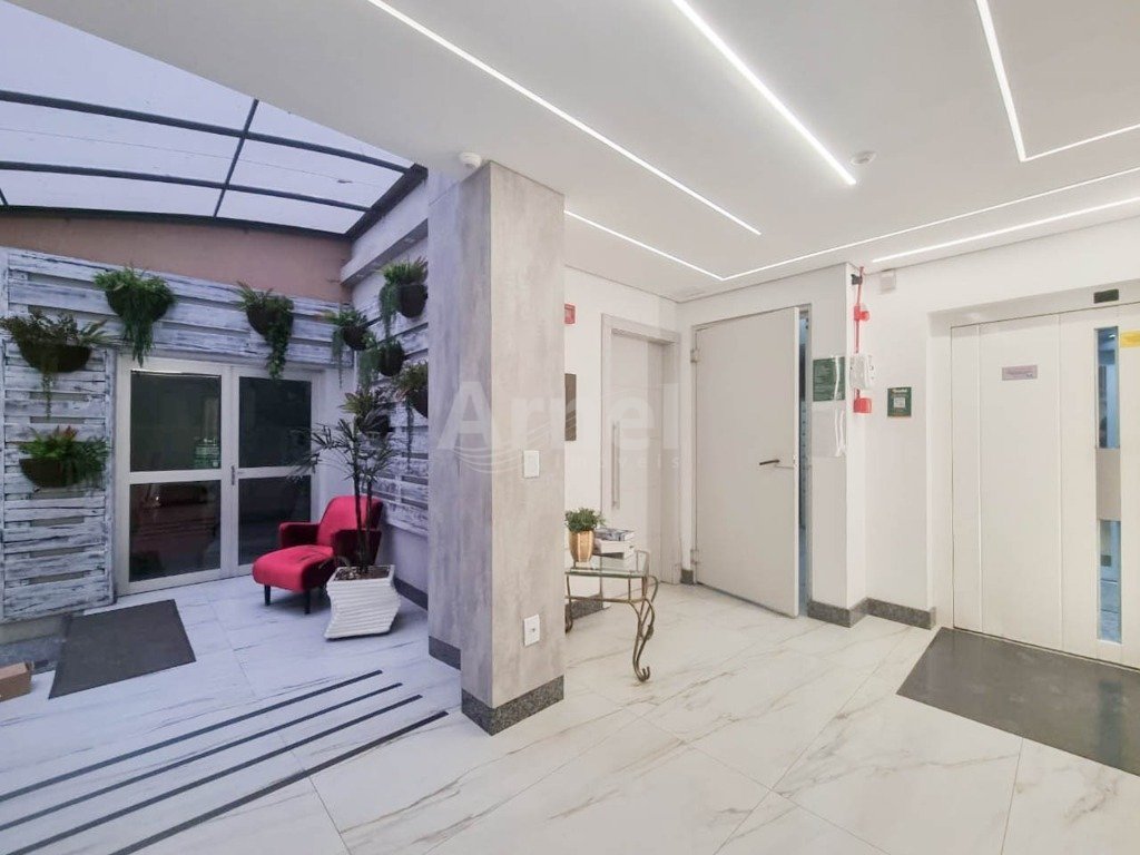 02 HALL