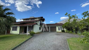 house em Rua Jurandir Farias de Souza, Espinheiros - Joinville - SC
