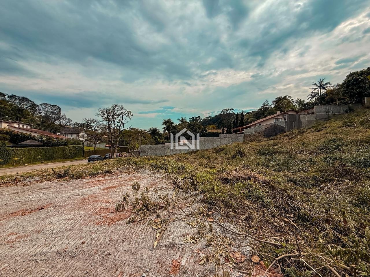 terreno a venda no condominio jardim mediterraneo