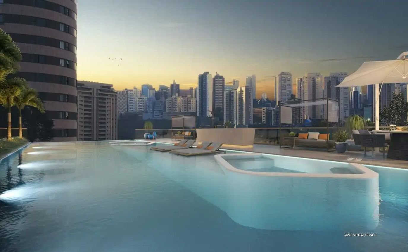 Piscina com jacuzzi