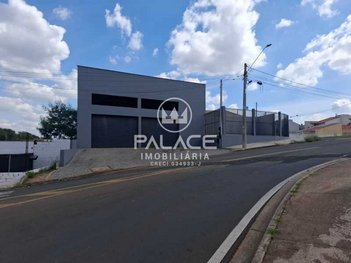 industrial em Rua Altemir de Jesus Tomaz, Pompéia - Piracicaba - SP