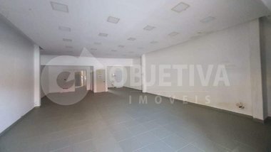 business em Avenida Floriano Peixoto, Nossa Senhora Aparecida - Uberlândia - MG