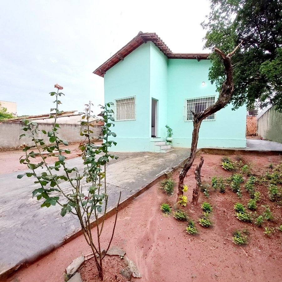 Casa com 3 quartos — Braúnas, Belo Horizonte