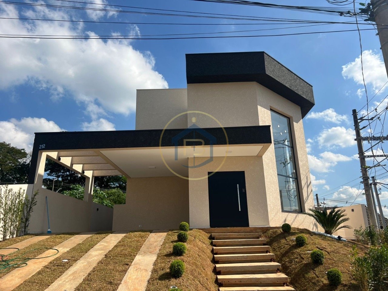 WhatsApp Image 2025-10-24 at 14.03