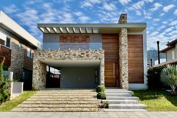 house em Zélia Gattai, Lagoa da Conceição - Florianópolis - SC